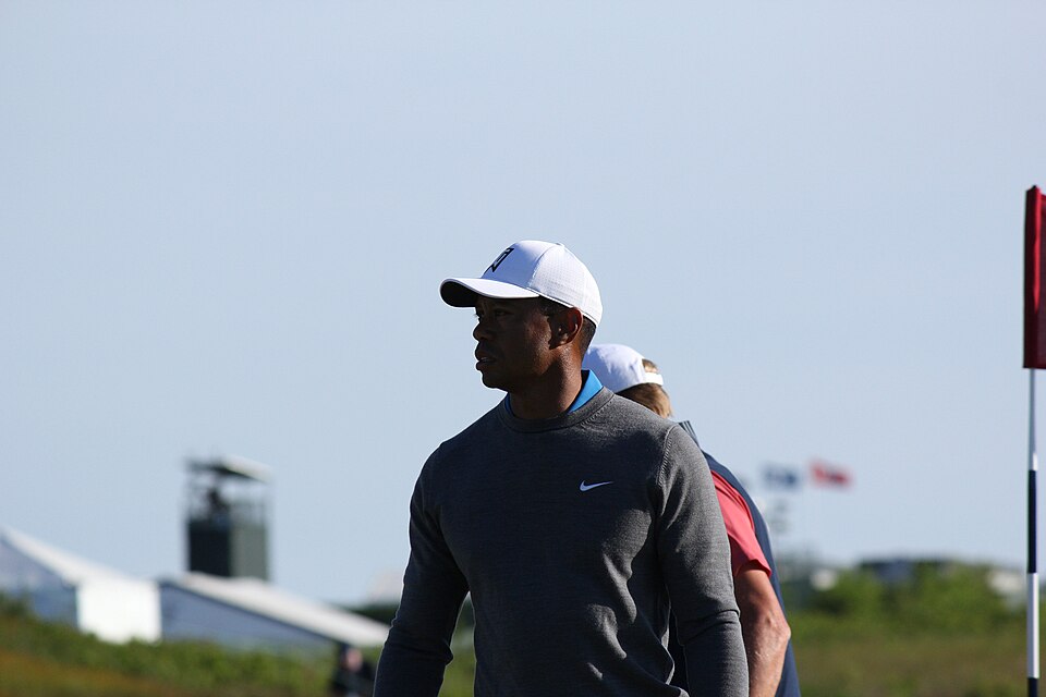 Returns to world number one