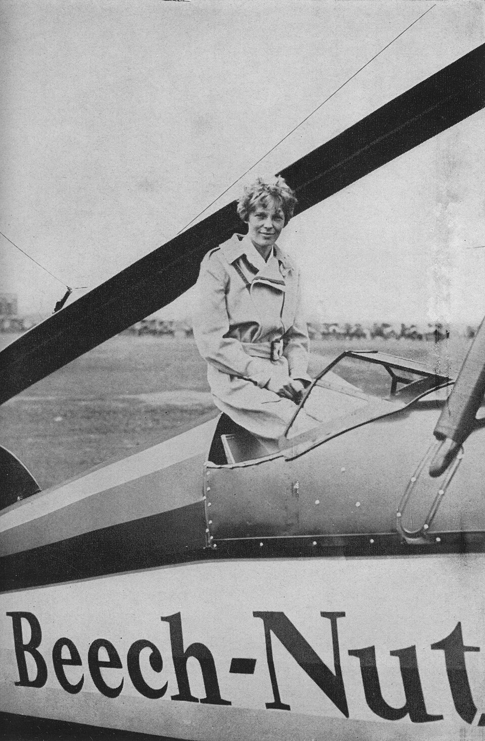 Competes in Women’s Air Derby