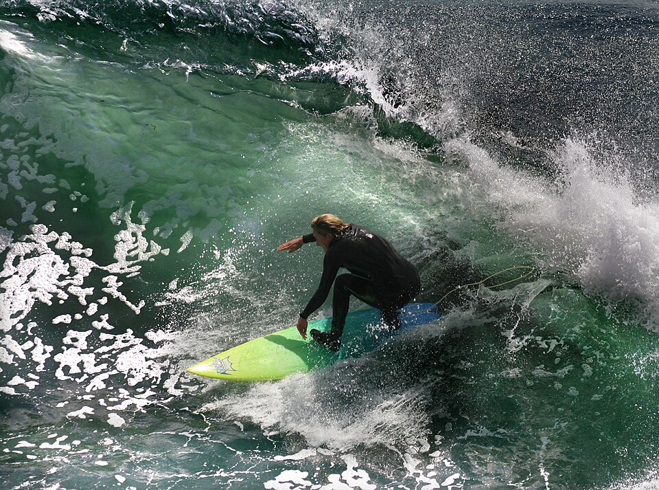 European observers document Hawaiian surfing