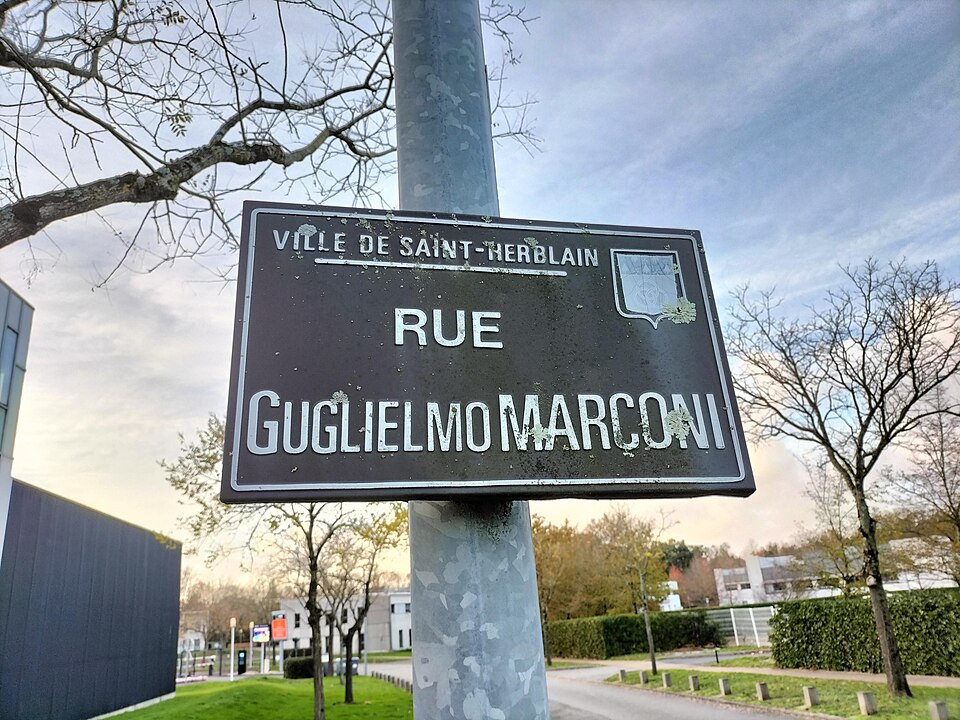 Vatican microwave link
