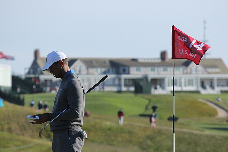 Ties the PGA Tour wins record