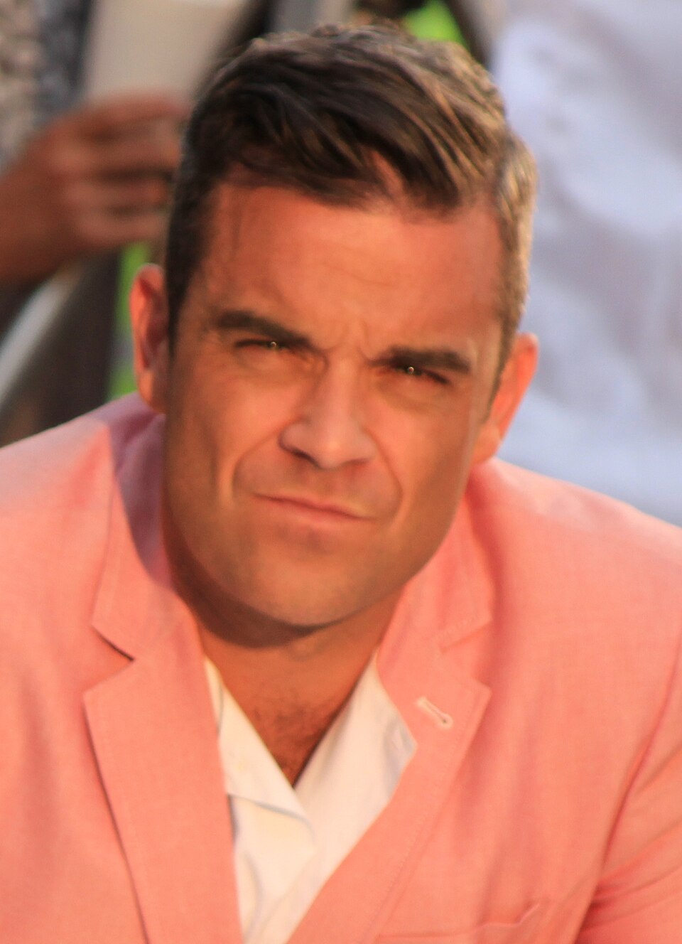 Rejoins Take That