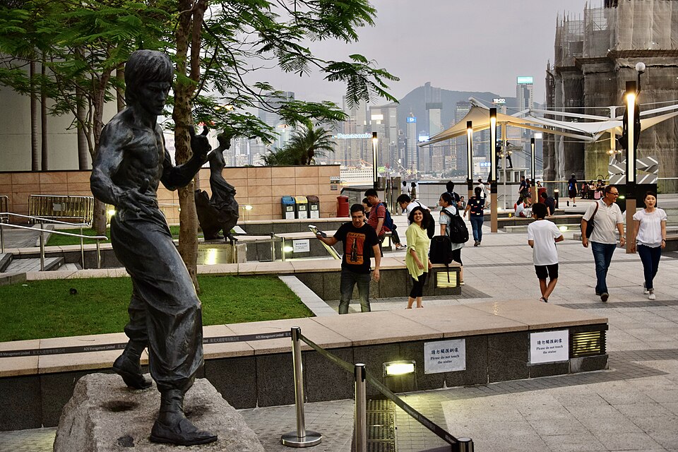 Avenue of Stars statue
