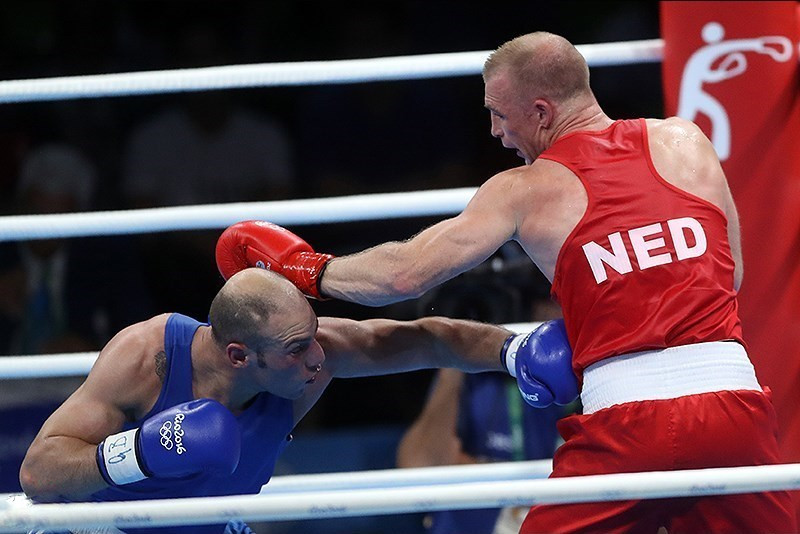 Men compete without headguards