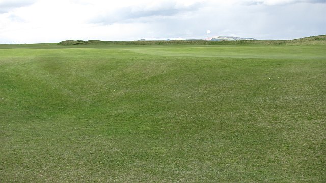St Andrews adopts eighteen holes