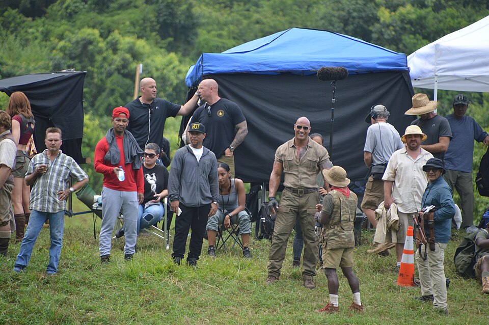 Jumanji becomes a shared world