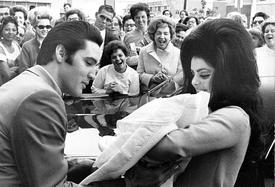 Lisa Marie is born