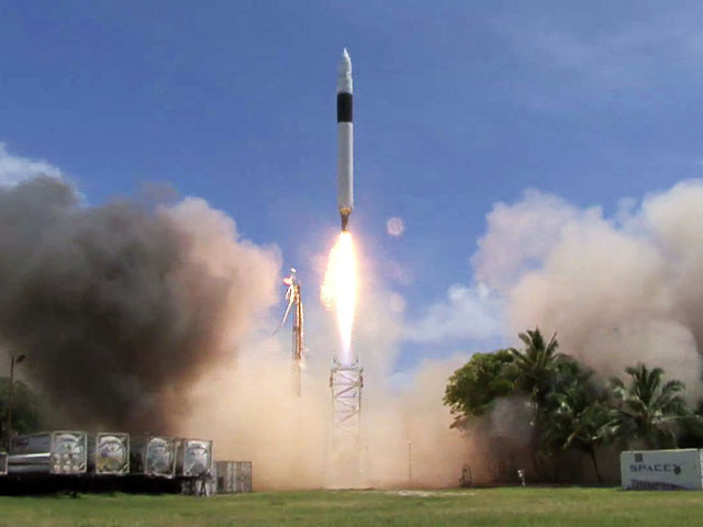 Falcon 1 reaches orbit