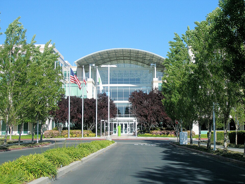 Apple acquires NeXT