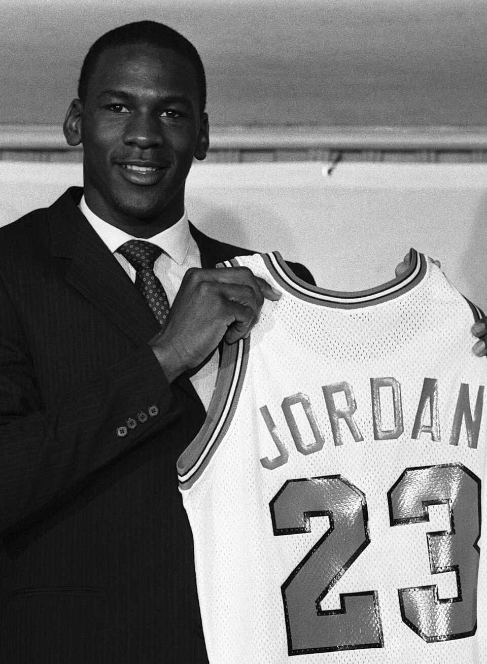 Michael Jordan joins Chicago