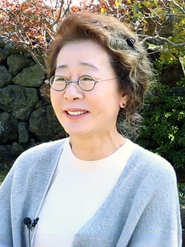 Returns to Korea and acting
