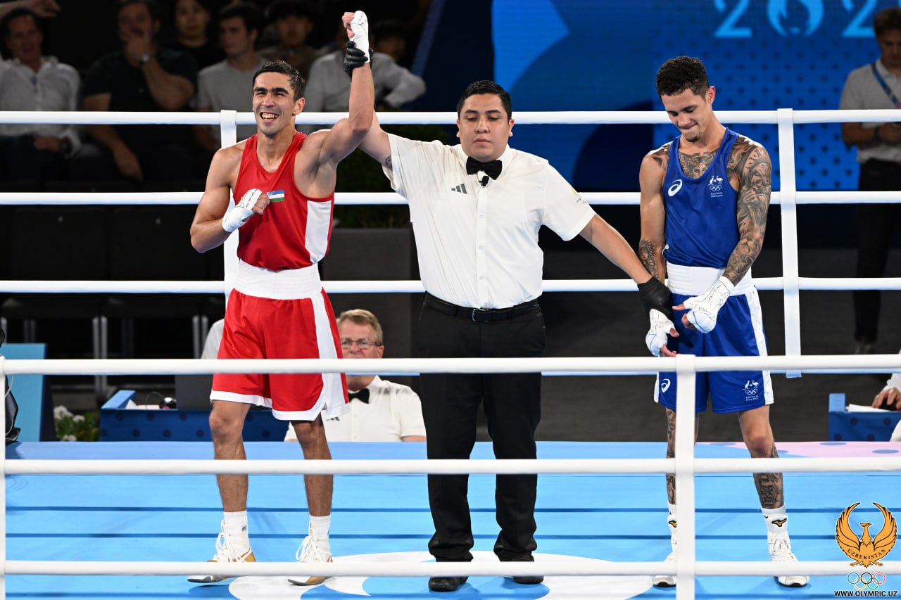 Boxers competing in an Olympic bout