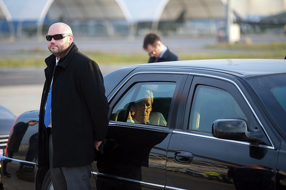 Diplomatic service in Paris